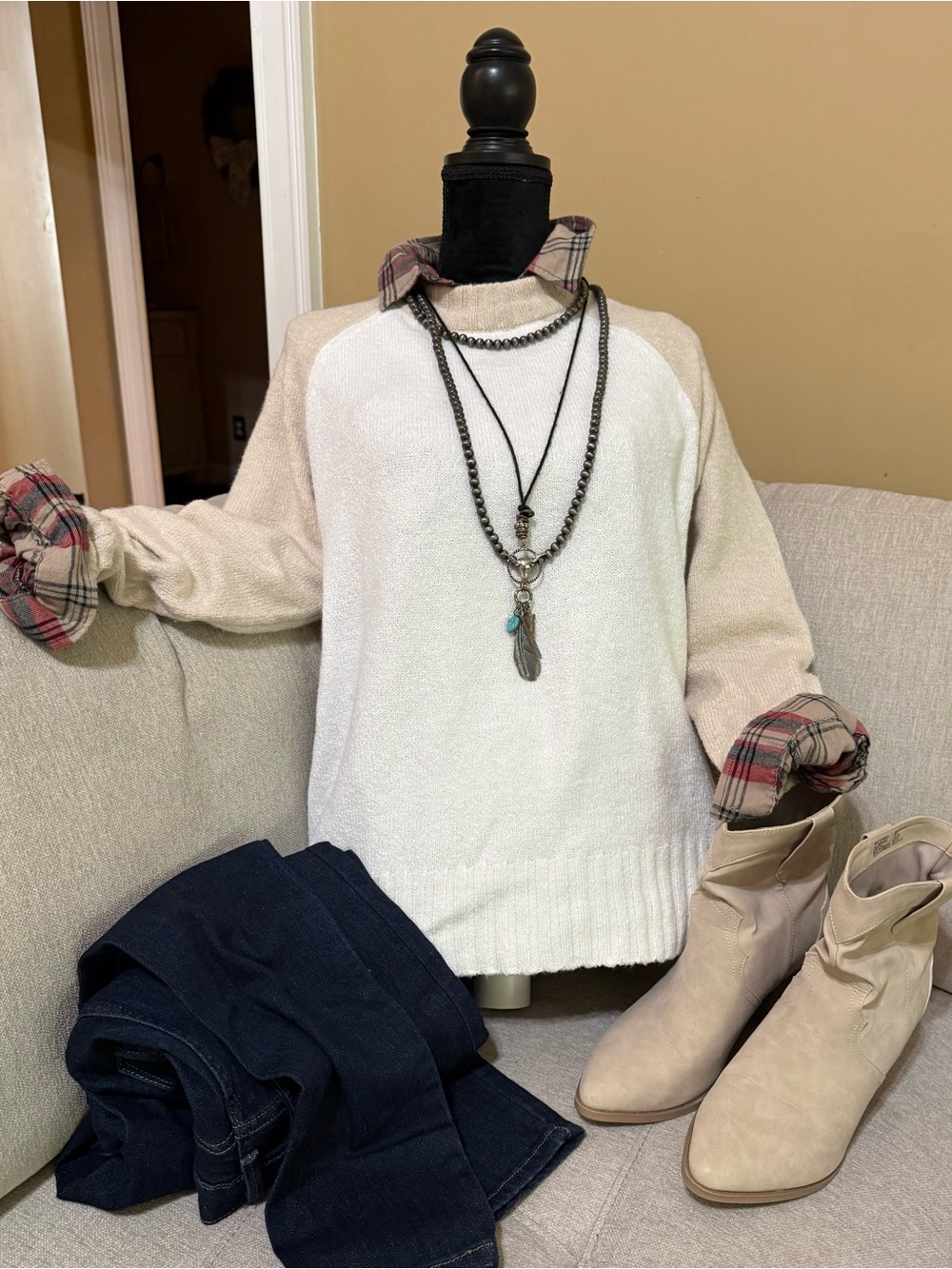 Women's Cream Scoop-Neck Raglan Sweater - Neutral Two-Tone Pullover